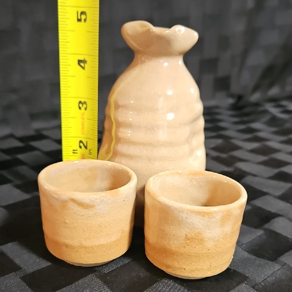 Japanese Hagi Ware Ceramic Sake Set - Signed Studio Pottery Tokkuri & 2 Cups